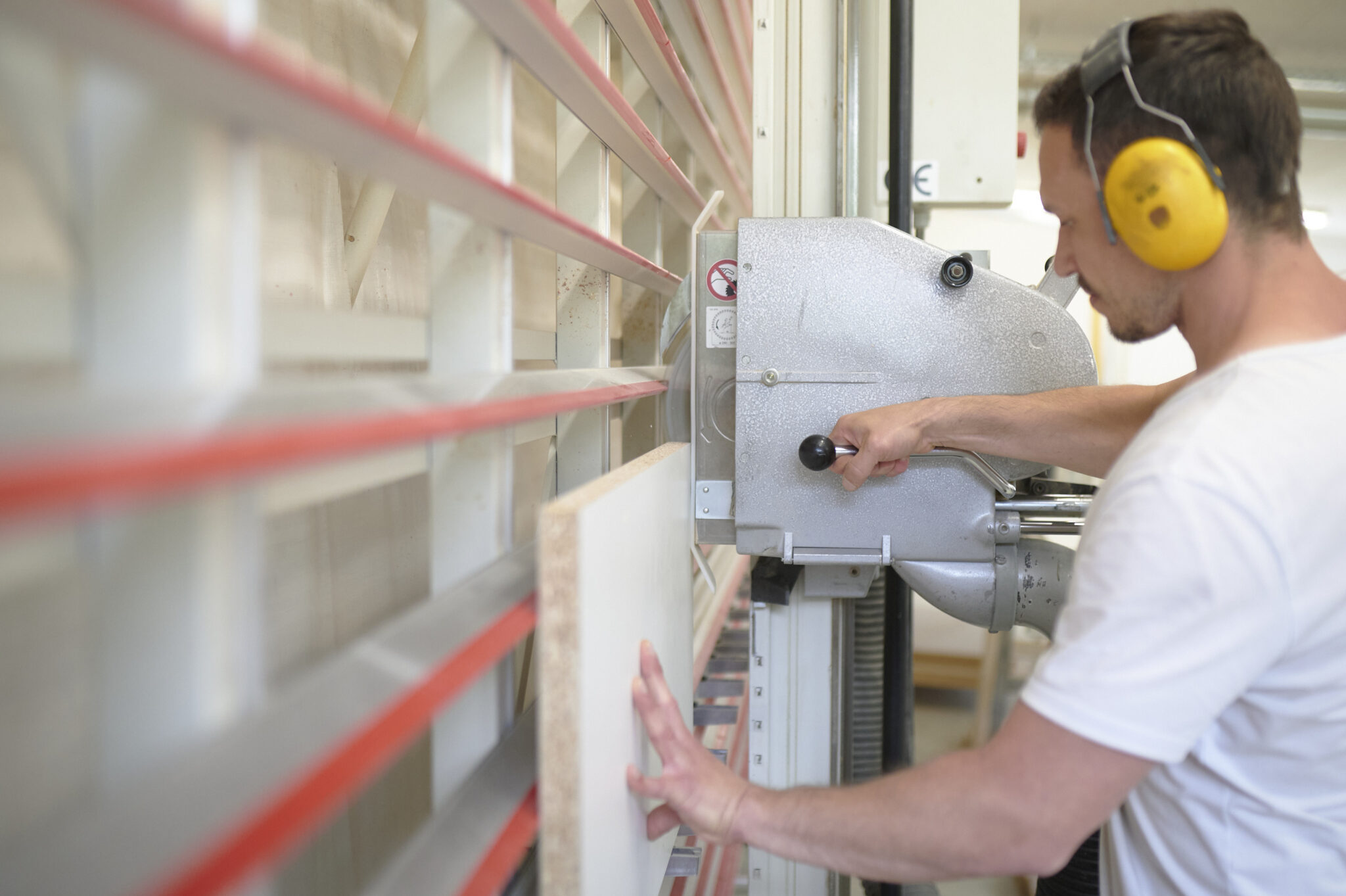 Holzbearbeitungsmaschine in der Holzwerkstatt